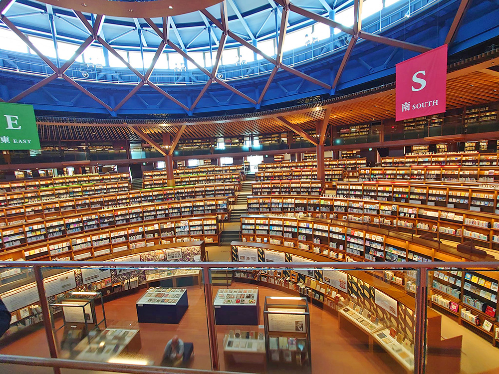 石川県立図書館視察